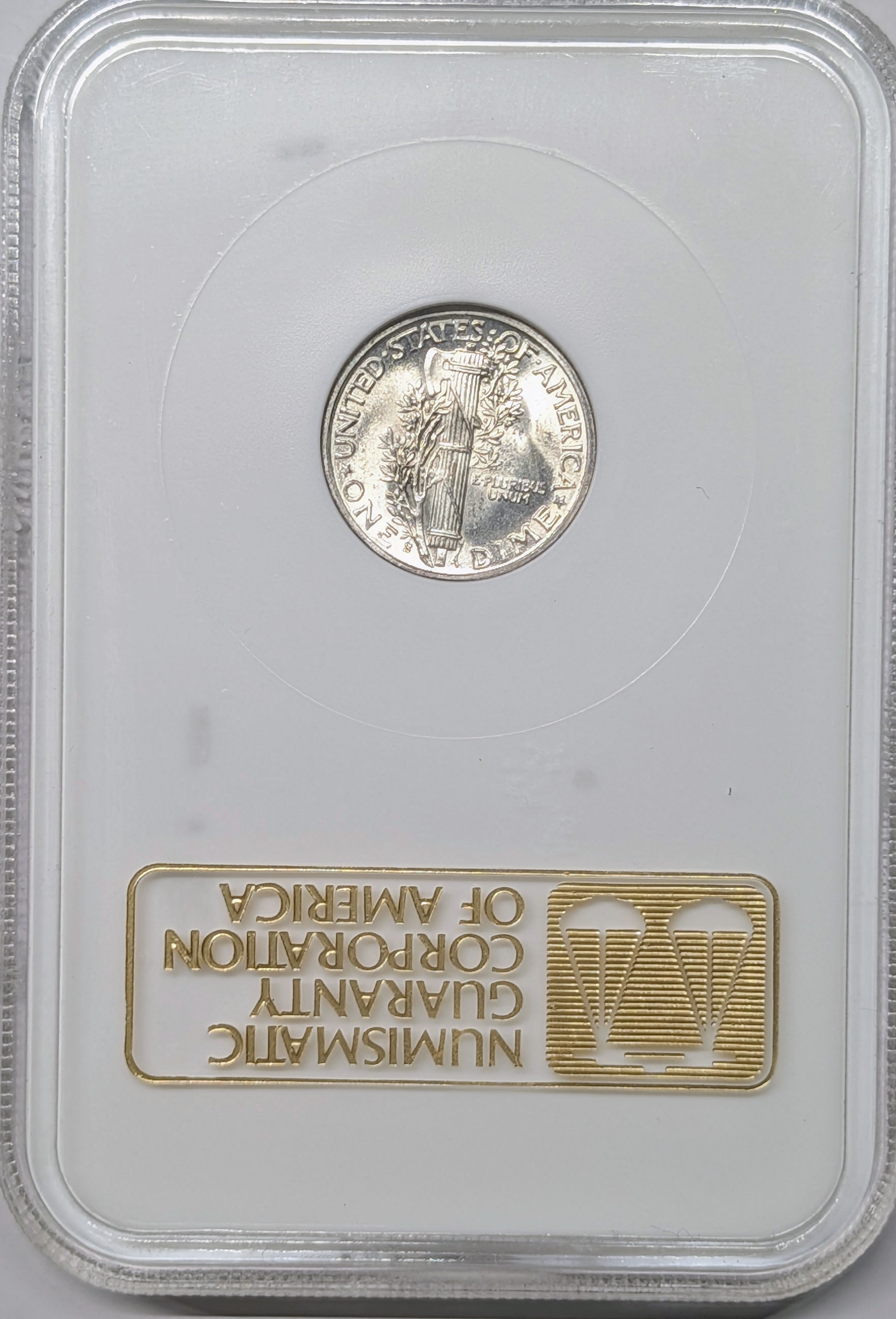 mqh0c3y9-02-slab_back.jpg